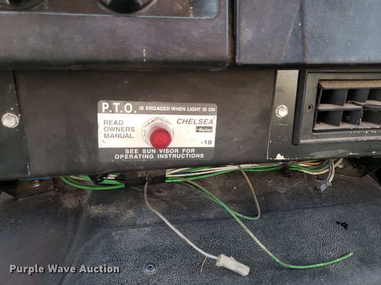 image for item DP7938 1995 International 4700  grain truck