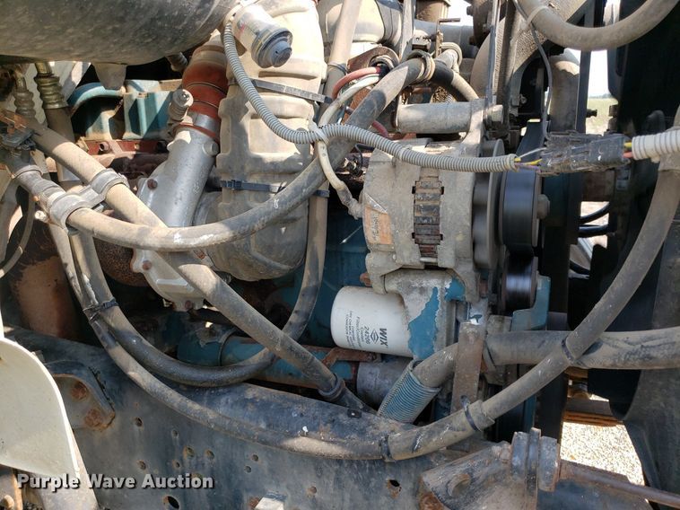 image for item DP7938 1995 International 4700  grain truck