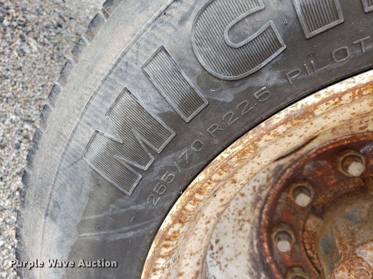 image for item DP7938 1995 International 4700  grain truck