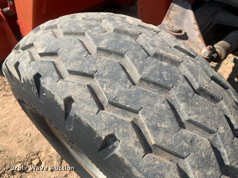 image for item DP8649 1984 Massey Ferguson 240  tractor