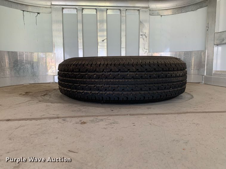 image for item DP8651 2018 Cimarron  livestock trailer