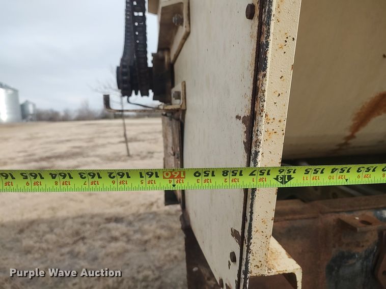 image for item DQ0406 International  feed mixer truck