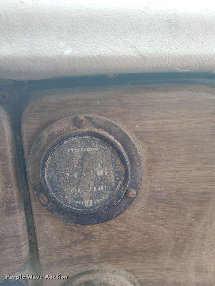 image for item DQ0406 International  feed mixer truck