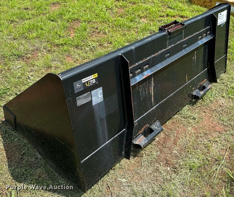 image for item DQ0541 John Deere Worksite Pro U78  skid steer bucket