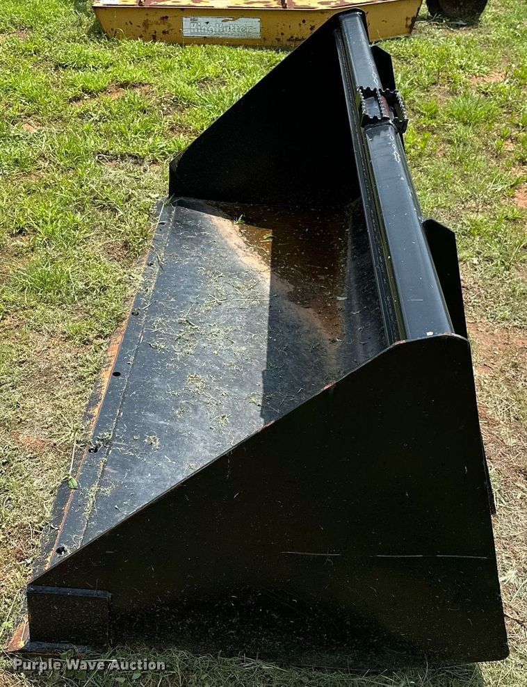 image for item DQ0541 John Deere Worksite Pro U78  skid steer bucket