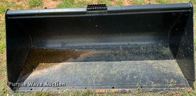 image for item DQ0541 John Deere Worksite Pro U78  skid steer bucket