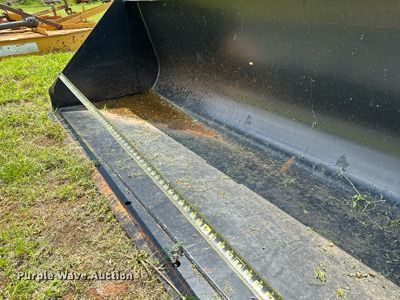 image for item DQ0541 John Deere Worksite Pro U78  skid steer bucket