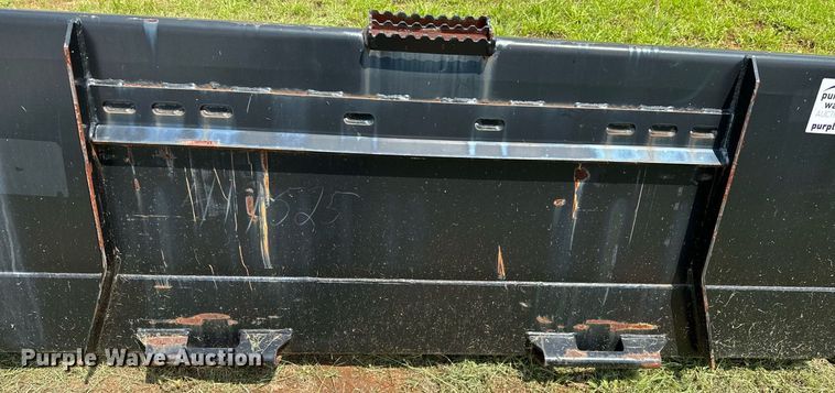 image for item DQ0541 John Deere Worksite Pro U78  skid steer bucket