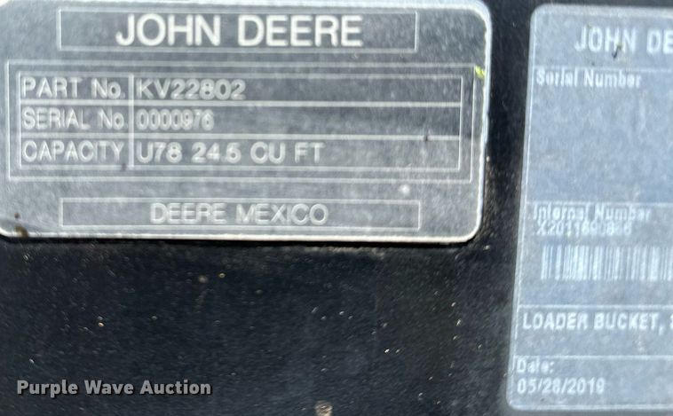 image for item DQ0541 John Deere Worksite Pro U78  skid steer bucket