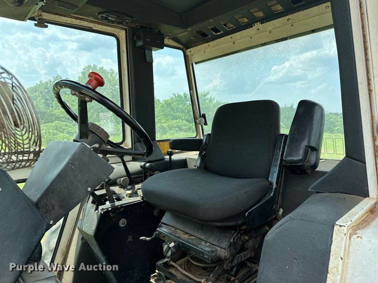 image for item DQ0544 Case 2390  tractor