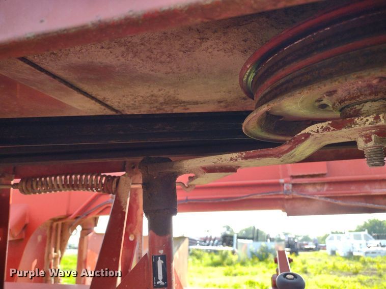 image for item DQ1725 New Holland 1441  windrower