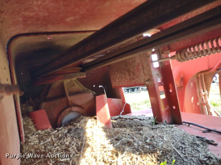 image for item DQ1725 New Holland 1441  windrower