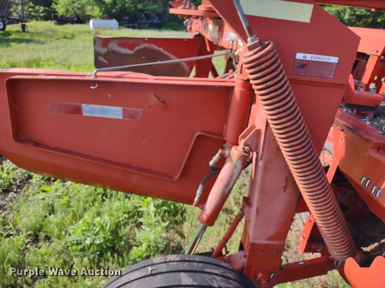 image for item DQ1725 New Holland 1441  windrower