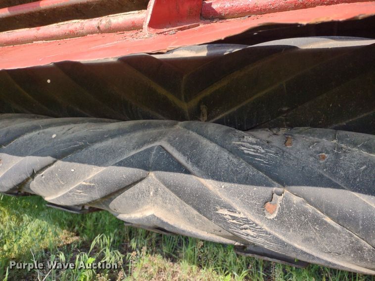 image for item DQ1725 New Holland 1441  windrower