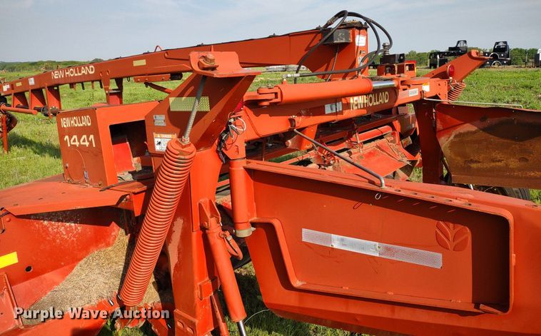 image for item DQ1725 New Holland 1441  windrower