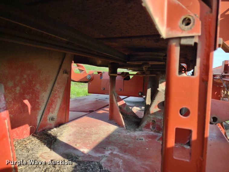 image for item DQ1725 New Holland 1441  windrower