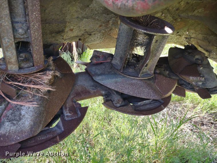 image for item DQ1725 New Holland 1441  windrower