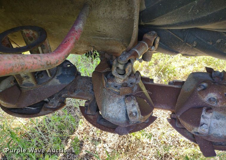 image for item DQ1725 New Holland 1441  windrower