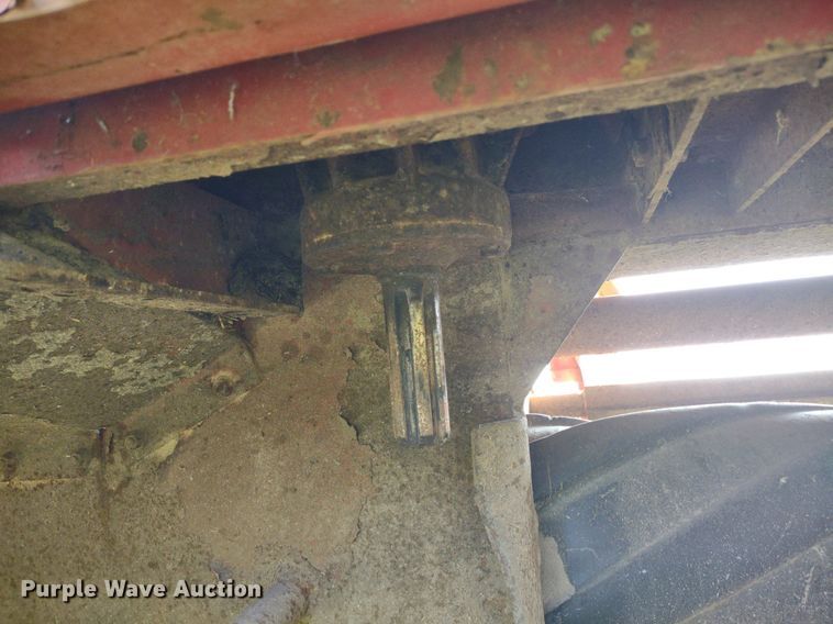 image for item DQ1725 New Holland 1441  windrower