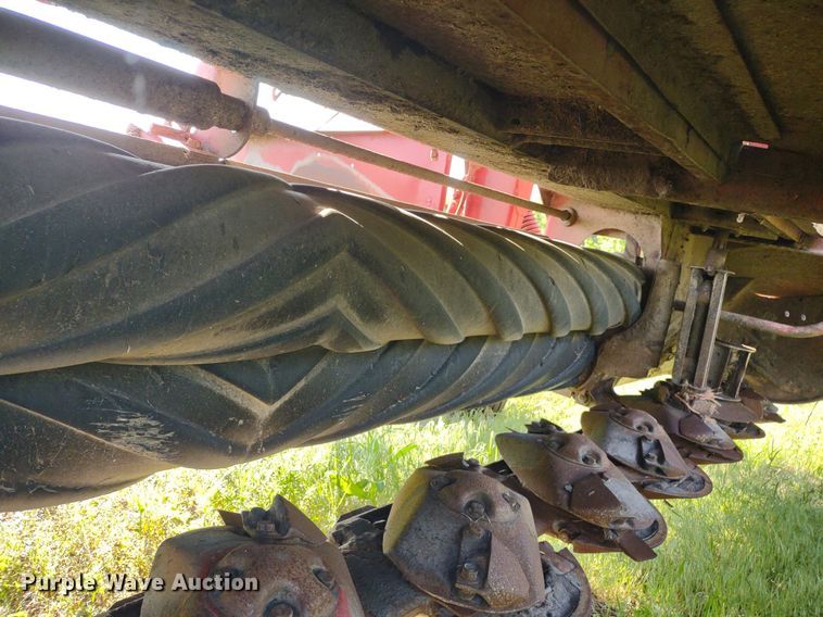 image for item DQ1725 New Holland 1441  windrower