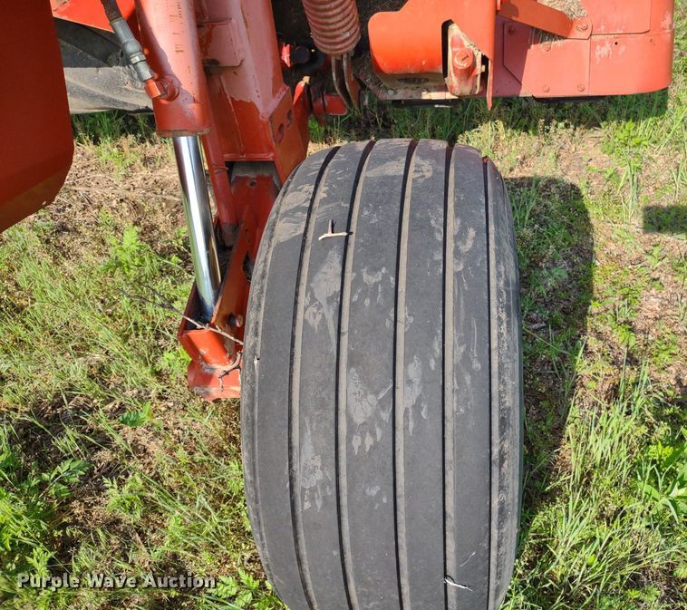 image for item DQ1725 New Holland 1441  windrower