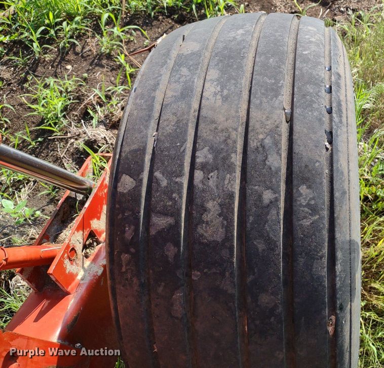 image for item DQ1725 New Holland 1441  windrower