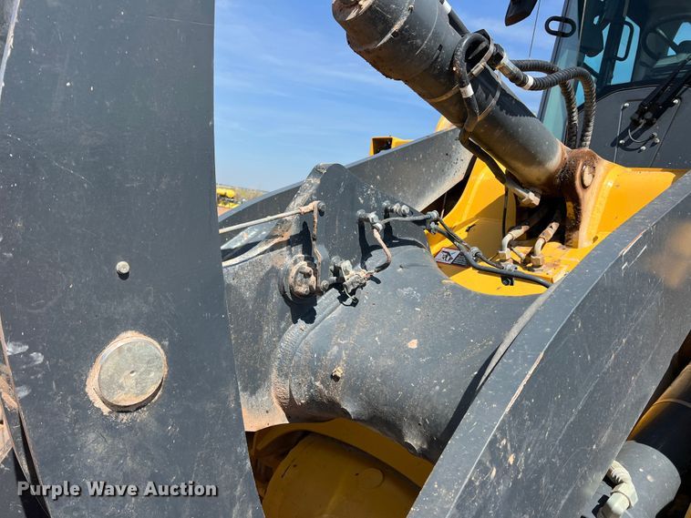 image for item DR5673 2021 John Deere 624 P-Tier  wheel loader