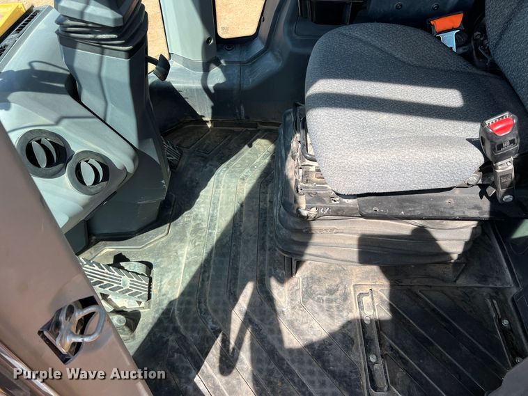 image for item DR5673 2021 John Deere 624 P-Tier  wheel loader