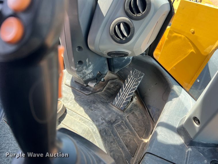 image for item DR5673 2021 John Deere 624 P-Tier  wheel loader