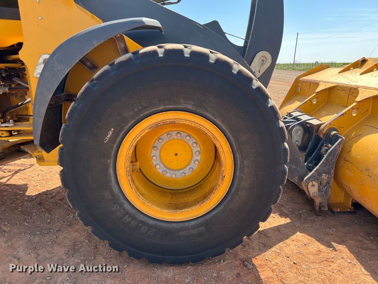image for item DR5673 2021 John Deere 624 P-Tier  wheel loader