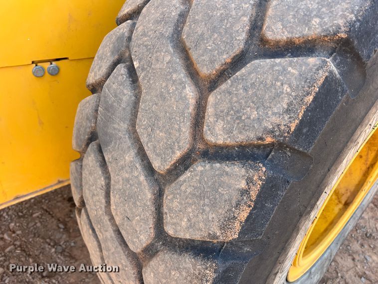 image for item DR5673 2021 John Deere 624 P-Tier  wheel loader