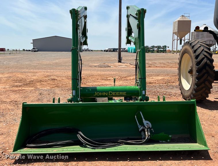 image for item DR5675 John Deere 700M  loader