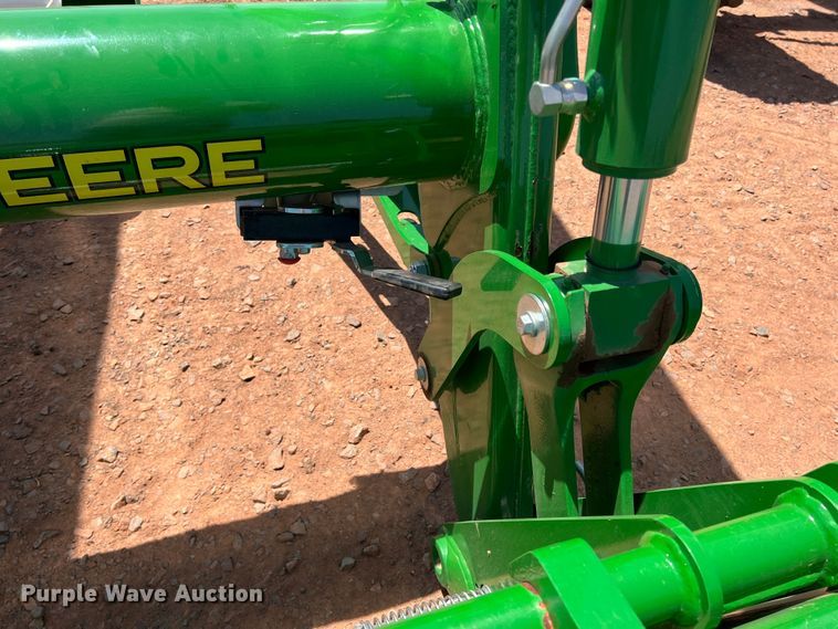 image for item DR5675 John Deere 700M  loader