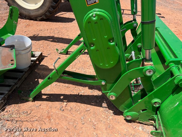 image for item DR5675 John Deere 700M  loader