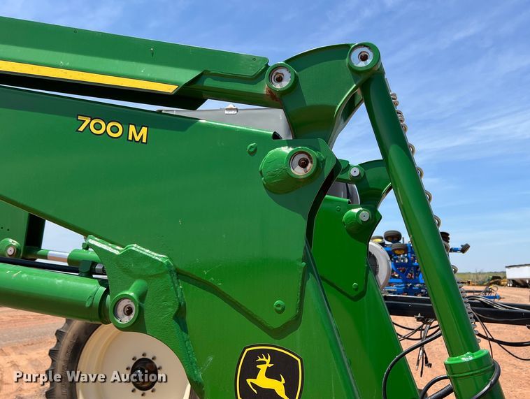 image for item DR5675 John Deere 700M  loader