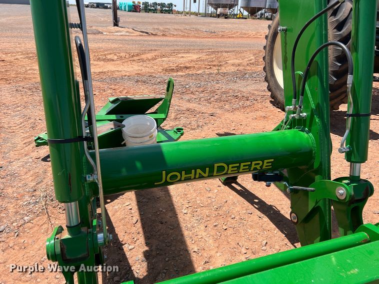 image for item DR5675 John Deere 700M  loader