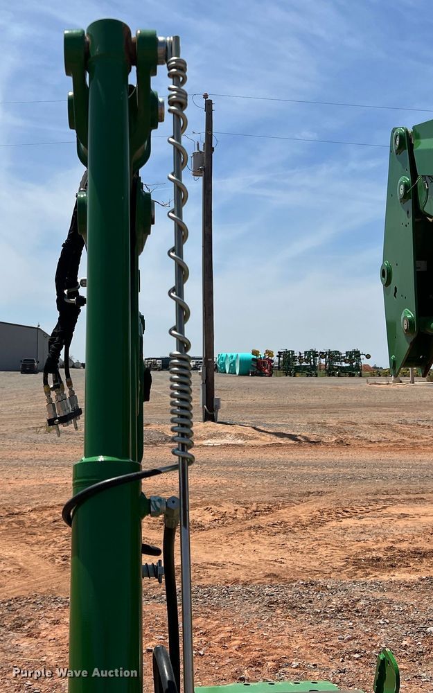 image for item DR5675 John Deere 700M  loader