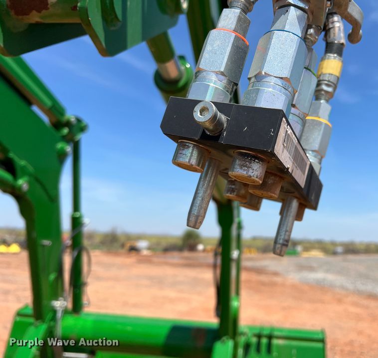 image for item DR5675 John Deere 700M  loader