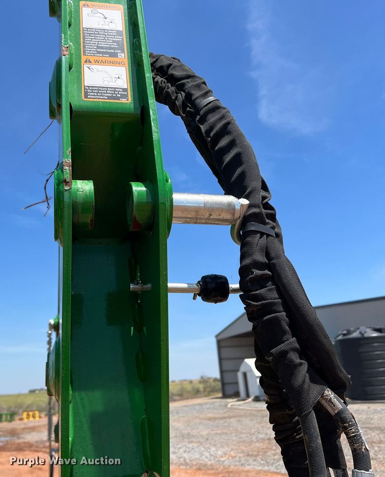 image for item DR5675 John Deere 700M  loader