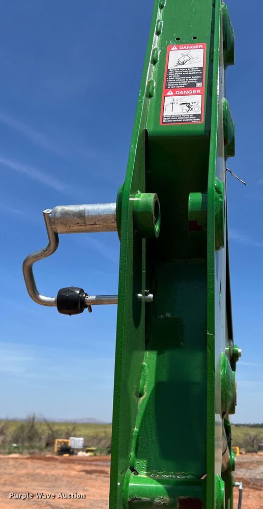 image for item DR5675 John Deere 700M  loader