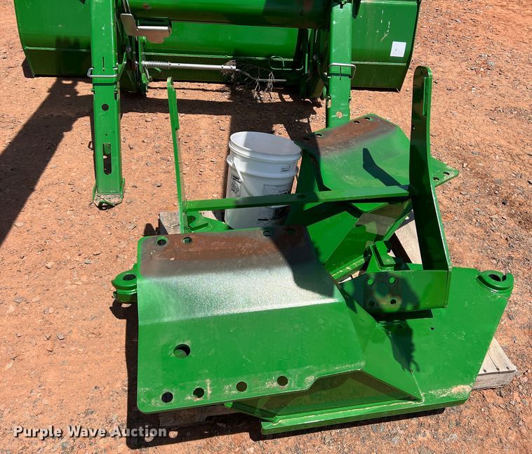 image for item DR5675 John Deere 700M  loader