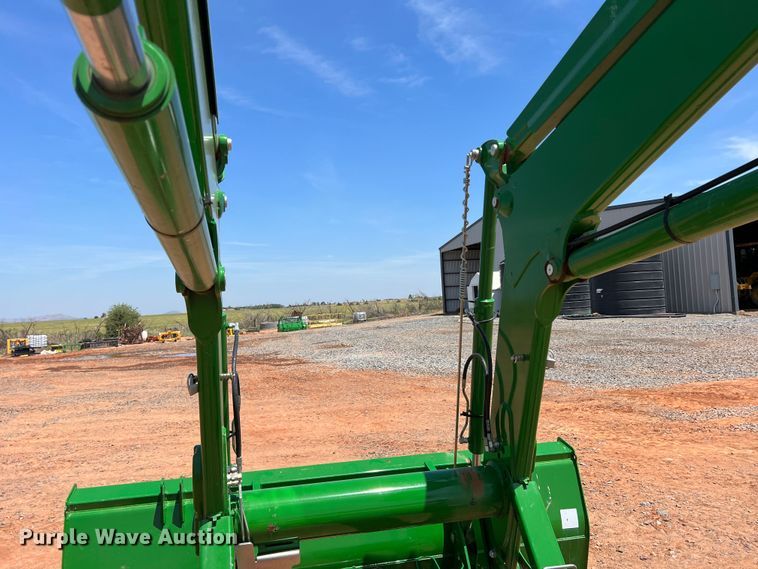 image for item DR5675 John Deere 700M  loader