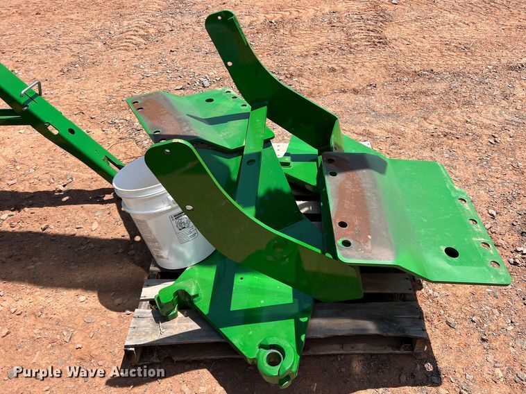 image for item DR5675 John Deere 700M  loader