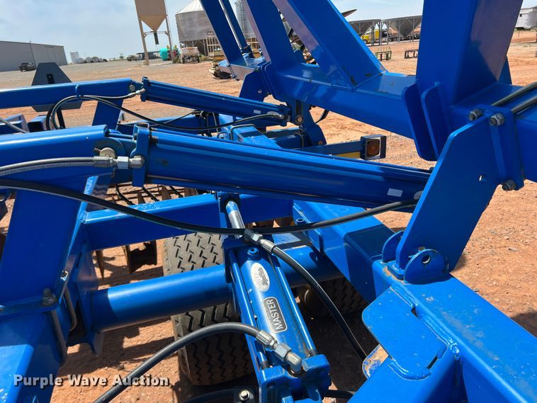 image for item DR5678 2012 Landoll 7431-33  vertical tillage