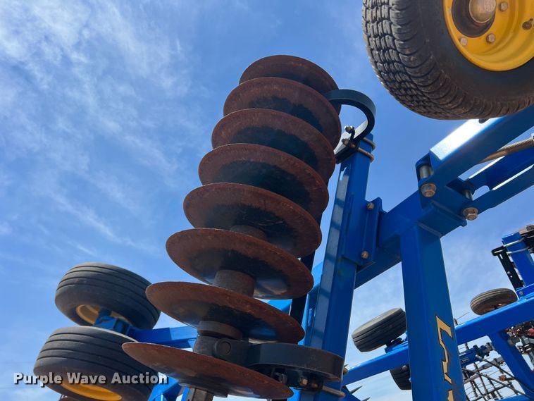 image for item DR5678 2012 Landoll 7431-33  vertical tillage