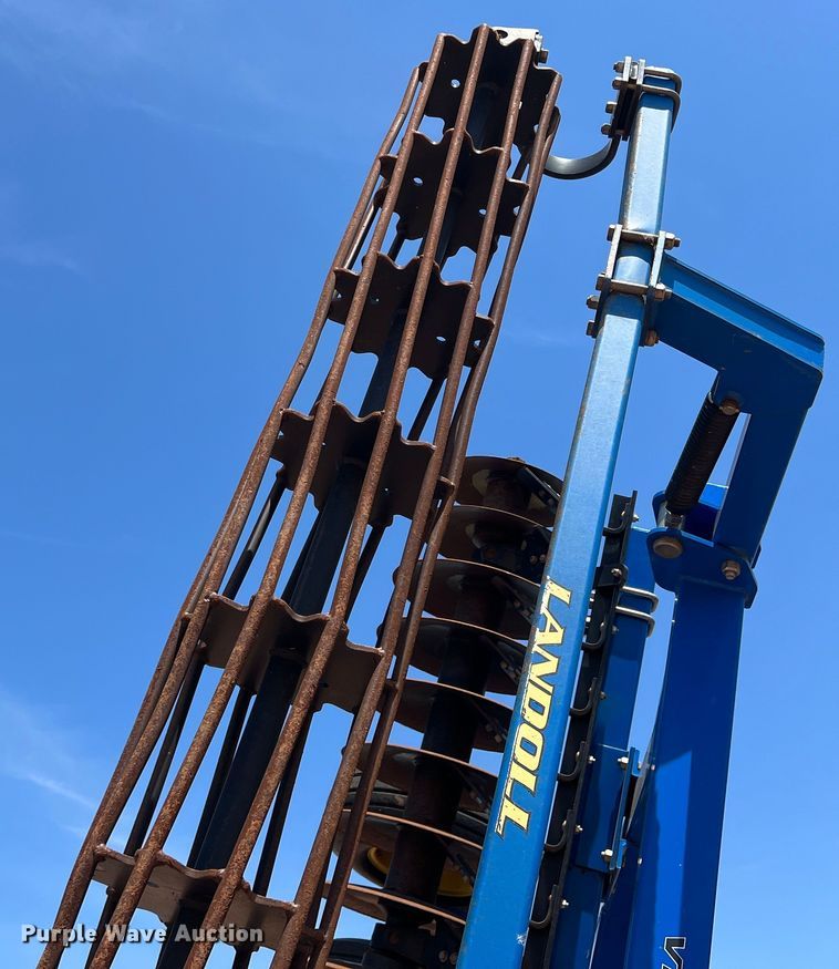 image for item DR5678 2012 Landoll 7431-33  vertical tillage