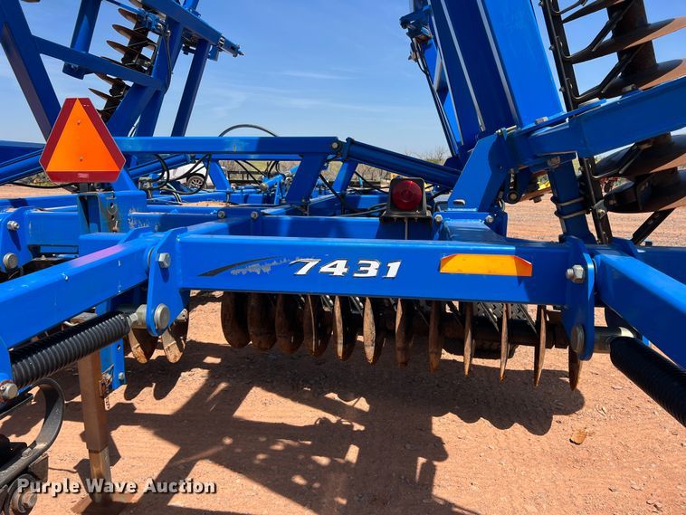 image for item DR5678 2012 Landoll 7431-33  vertical tillage