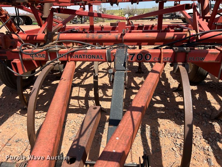 image for item DR5680 Case 5700CHPL  field cultivator