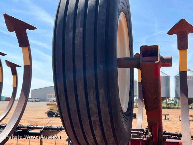 image for item DR5680 Case 5700CHPL  field cultivator