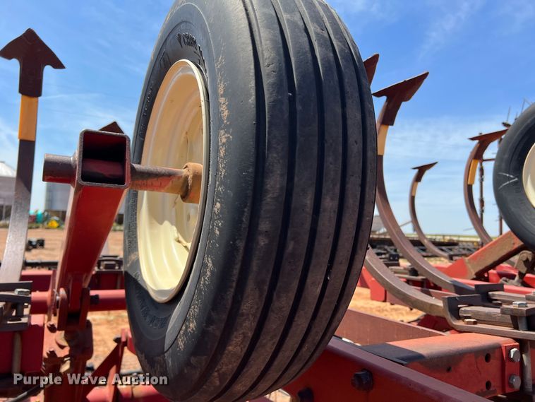 image for item DR5680 Case 5700CHPL  field cultivator